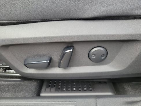 Used 2025 Nissan Rogue SL image 22