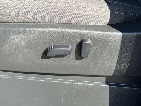 Used 2022 Nissan Frontier SV image 19