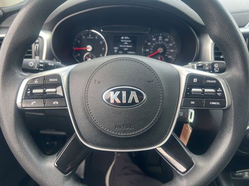 Used 2019 Kia Sorento LX image 60