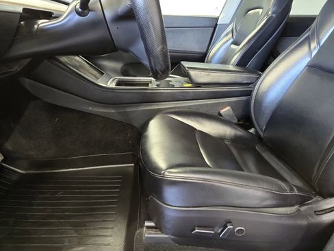 Used 2021 Tesla Model Y Long Range AWD/4WD image 14