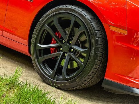 Used 2013 Chevrolet Camaro SS w/ SS Performance Package RWD image 30