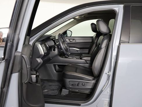 Used 2024 Nissan Pathfinder SL w/ SL Premium Package AWD/4WD image 31