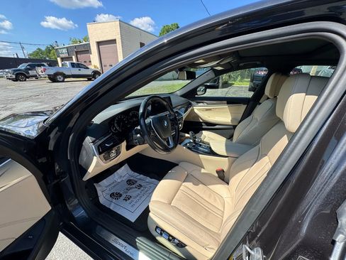 Used 2017 BMW 530i xDrive image 14