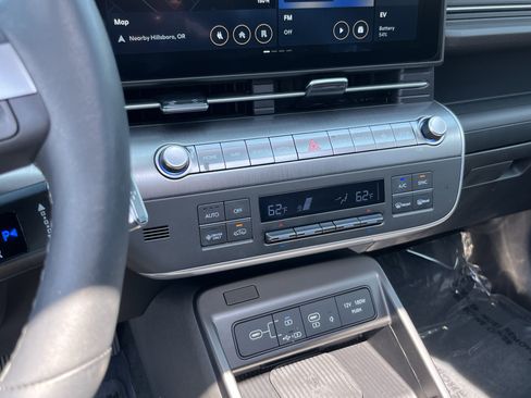 Certified 2025 Hyundai Kona Limited FWD image 24