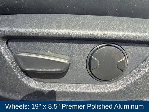 Used 2025 Ford Mustang GT RWD image 16