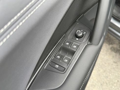 New 2026 Volkswagen Tiguan SE R-Line FWD image 23