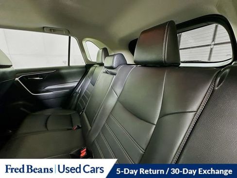 Used 2021 Toyota RAV4 XLE Premium image 25