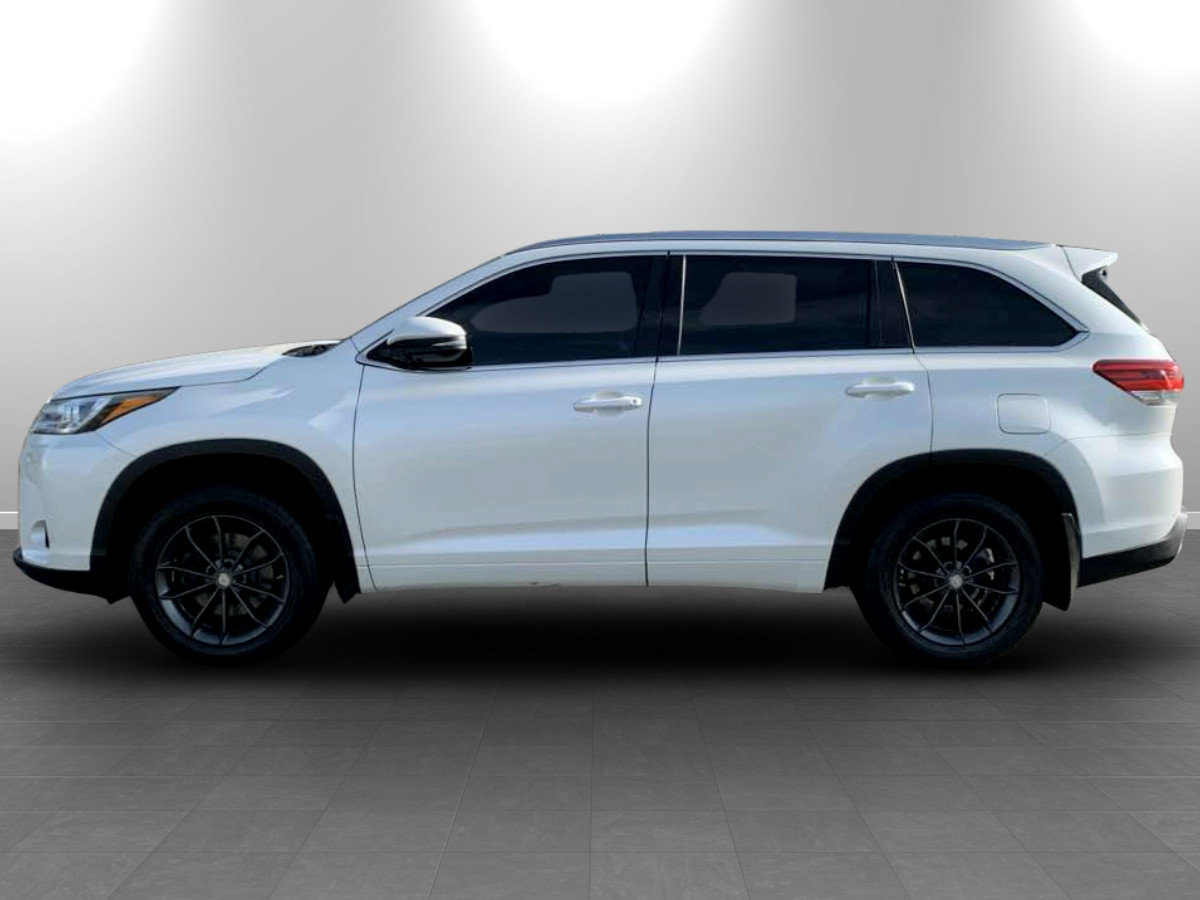 Used 2019 Toyota Highlander Limited AWD/4WD image 4