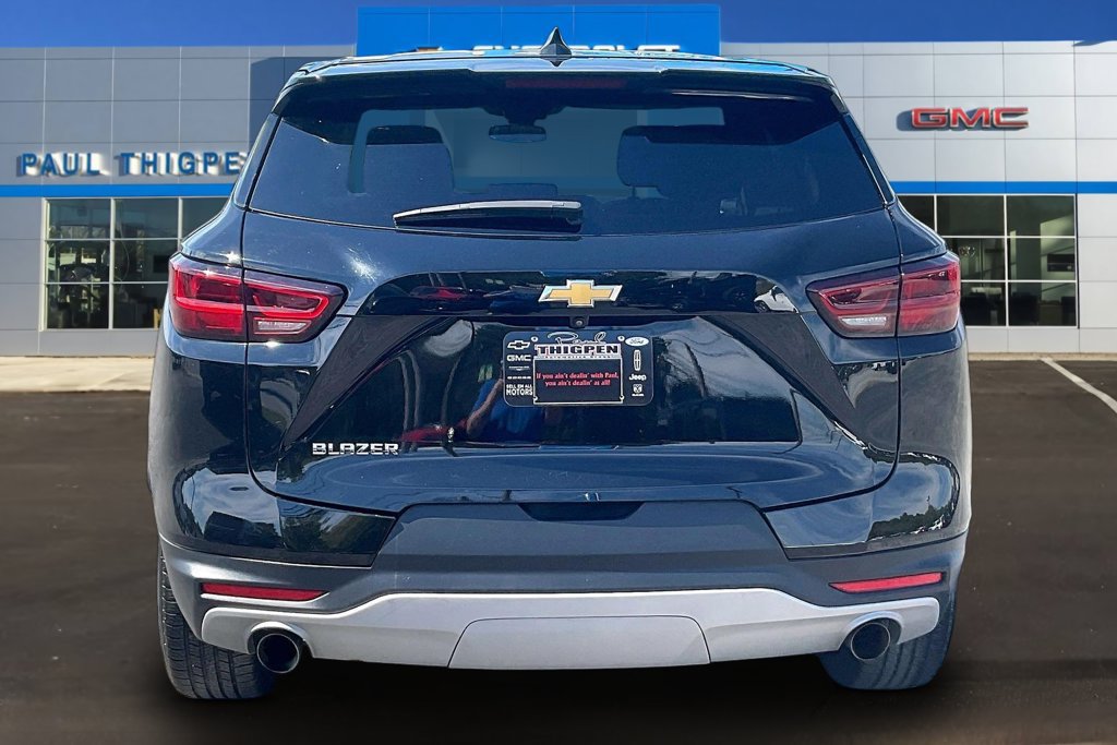 Used 2025 Chevrolet Blazer LT FWD image 5