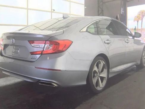 Used 2019 Honda Accord Touring image 3