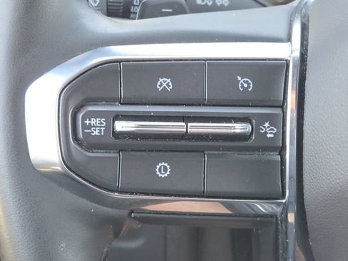 Used 2025 GMC Yukon Denali AWD/4WD image 14