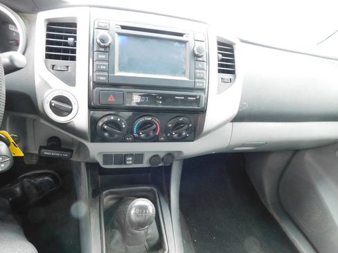 Used 2013 Toyota Tacoma 4x4 Double Cab w/ TRD Sport Pkg image 26