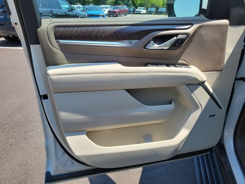 Used 2024 GMC Yukon XL Denali w/ Denali Reserve Package AWD/4WD image 7