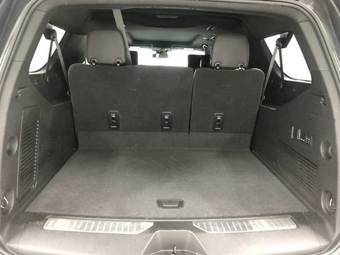 Used 2023 Chevrolet Suburban RST w/ Sport Performance Package image 25