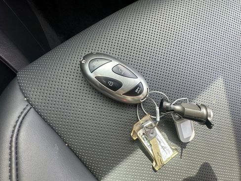 Used 2025 Hyundai Santa Fe SEL FWD image 28