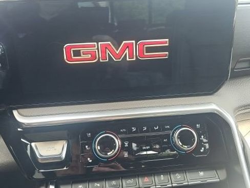 Used 2023 GMC Sierra 1500 Denali w/ Technology Package AWD/4WD image 18