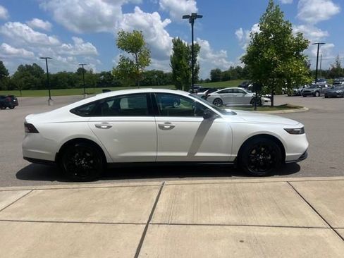 New 2025 Honda Accord SE image 5