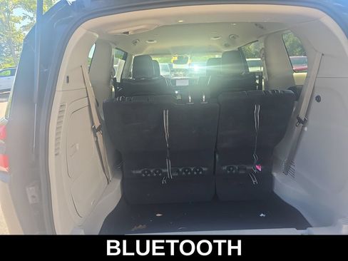 Used 2022 Chrysler Pacifica Touring-L FWD image 7