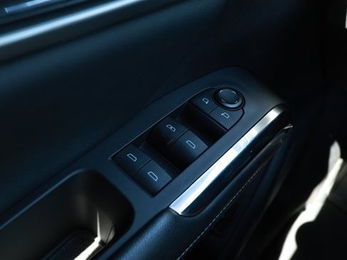 Used 2024 Chevrolet Traverse LT FWD image 19