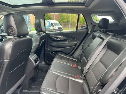 Used 2023 GMC Terrain SLT w/ Tech Package FWD image 18