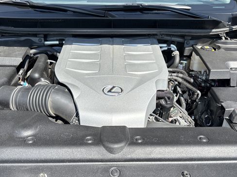 Used 2023 Lexus GX 460 Premium w/ Accessory Package AWD/4WD image 34