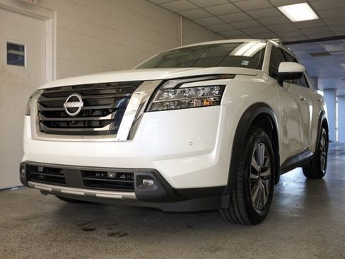 Used 2024 Nissan Pathfinder SL w/ Cargo Package image 21