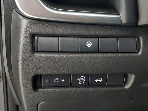 Used 2025 Nissan Rogue SV AWD/4WD image 12