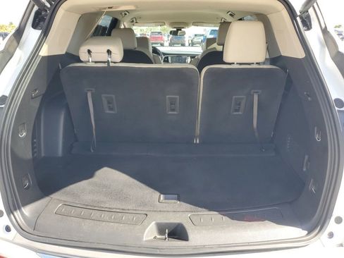 Used 2020 Buick Enclave Essence w/ Sound and Sites Package image 22