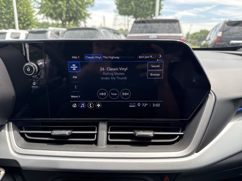 Used 2026 Chevrolet Trax LS w/ LS Convenience Package FWD image 23
