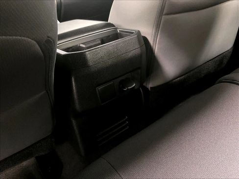 Used 2024 Toyota Tacoma TRD Off-Road image 28