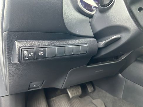 Used 2022 Toyota Corolla XSE image 21