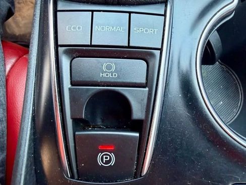 Used 2020 Toyota Camry XSE image 32