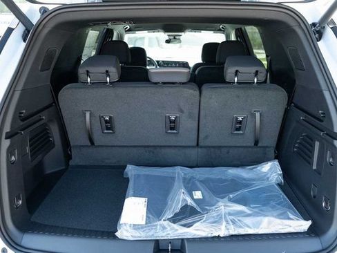 New 2026 Chevrolet Traverse LT FWD image 8