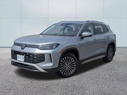 Certified 2025 Volkswagen Tiguan S FWD image 1