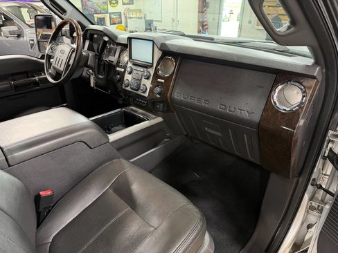 Used 2015 Ford F250 Platinum w/ FX4 Off-Road Package AWD/4WD image 20