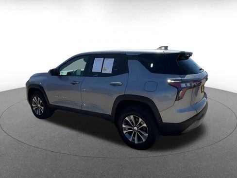Used 2025 Chevrolet Equinox LT AWD/4WD image 8