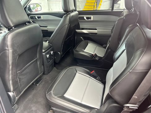 Used 2024 Ford Explorer XLT w/ Equipment Group 202A AWD/4WD image 29