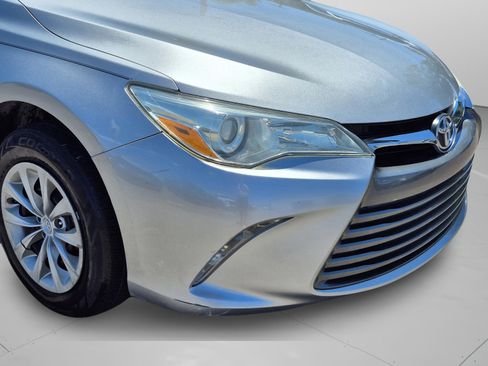Used 2016 Toyota Camry LE FWD image 30