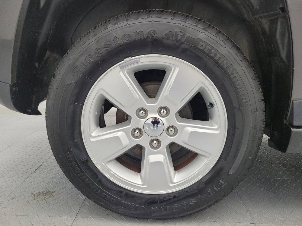 Used 2015 Jeep Compass Sport w/ Power Value Group FWD image 31