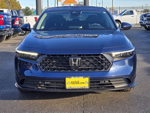 Used 2024 Honda Accord EX image 2