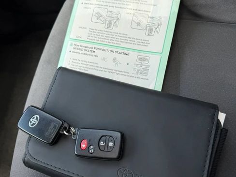Used 2011 Toyota Prius Three w/ Solar Roof Pkg FWD image 18