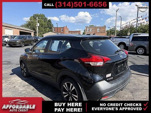 Used 2019 Nissan Kicks SV FWD image 3