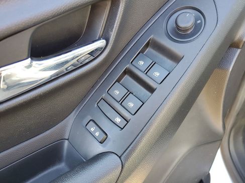 Used 2019 Chevrolet Trax LT w/ LT Convenience Package image 22