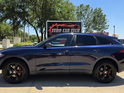 Used 2017 Jaguar F-PACE Premium AWD/4WD image 2