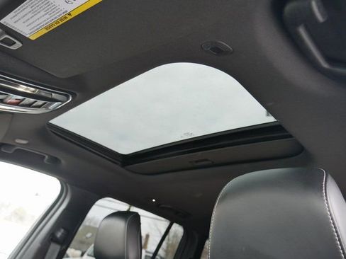 Used 2023 Jeep Grand Cherokee Altitude image 15