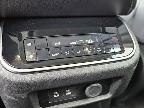 Certified 2026 Nissan Armada SV image 28