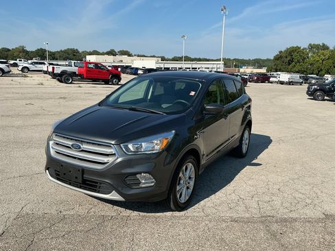 Used 2019 Ford Escape SE AWD/4WD image 1