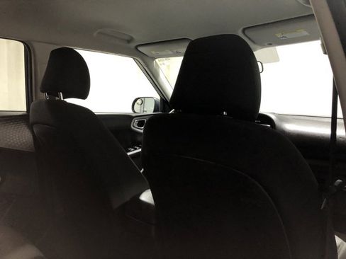 Used 2022 Kia Soul LX image 11