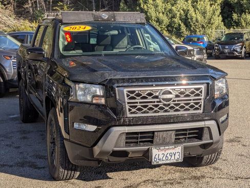 Used 2024 Nissan Frontier SV w/ SV Convenience Package image 3