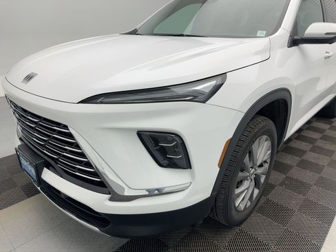 Certified 2025 Buick Enclave Preferred image 19